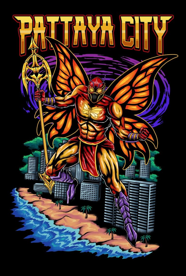 Farbenfrohes T-Shirt Design mit einem 'Butterfly Man' Superhelden und dem Schriftzug 'Pattaya City', dargestellt vor einer Skyline und Strandkulisse